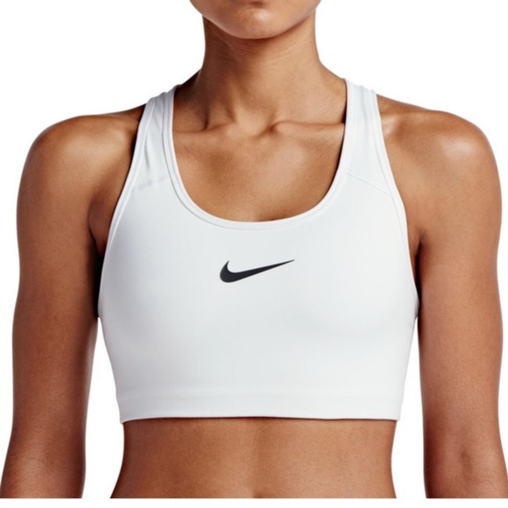Nike Swoosh Medium Support sports bra